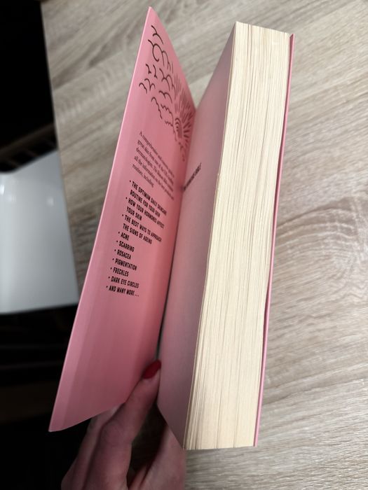 Carte Skincare Bible engleza