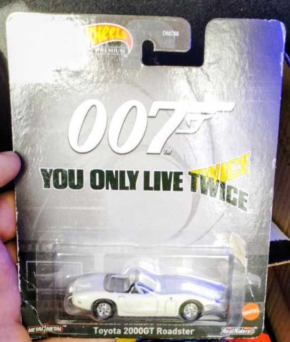 Hot wheels premium Toyota 2000GT roadster