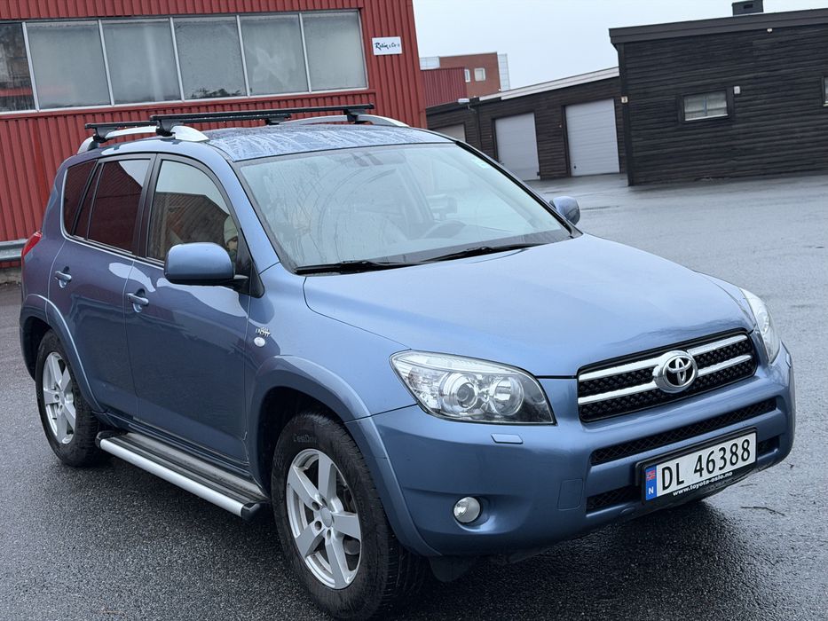 Toyota Rav 4 2006 4x4  2.2 diesel in curand in Romania