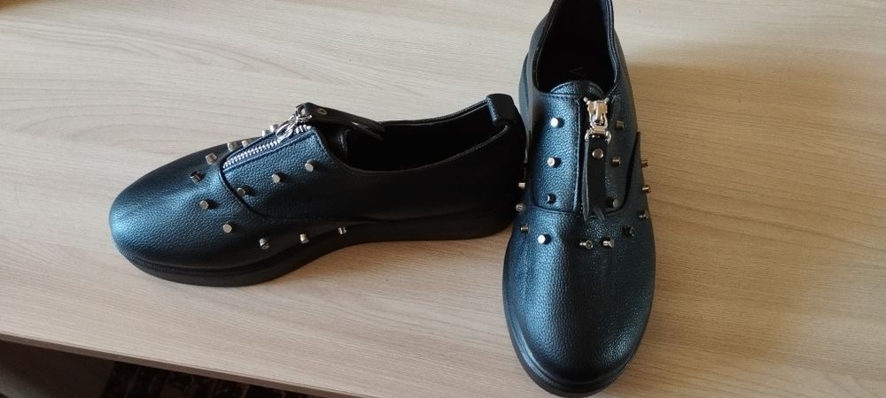 Продаётся летние туфли