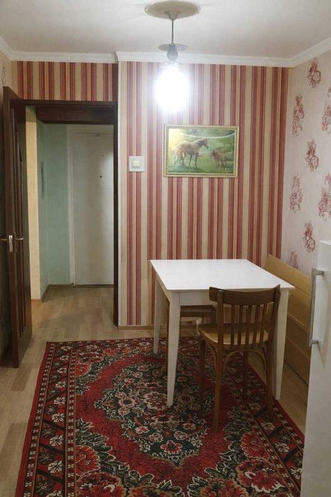 Срочно продается 1/3/5 переделанная в 2 комнатную, Алмазарский район!