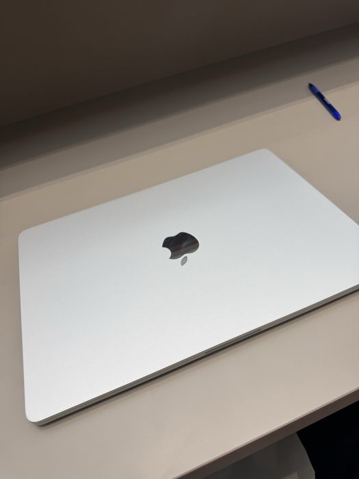 Macbook air 15 /16/M4/512