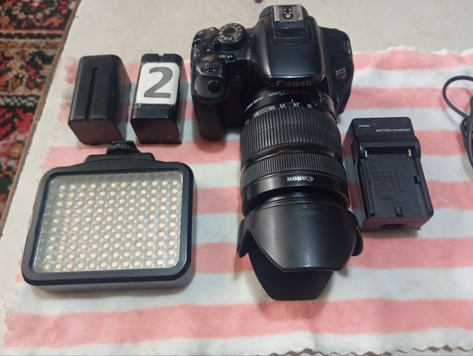 Canon 700D sotiladi