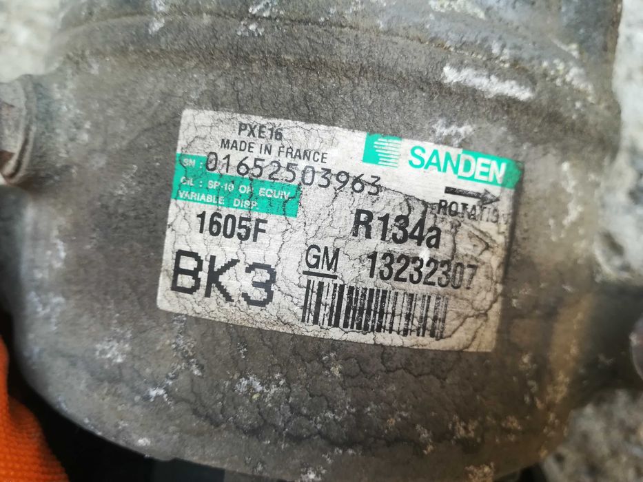Компресор климатик Опел Инсигния Opel Insignia Astra Zafira 2.0 CDTI
