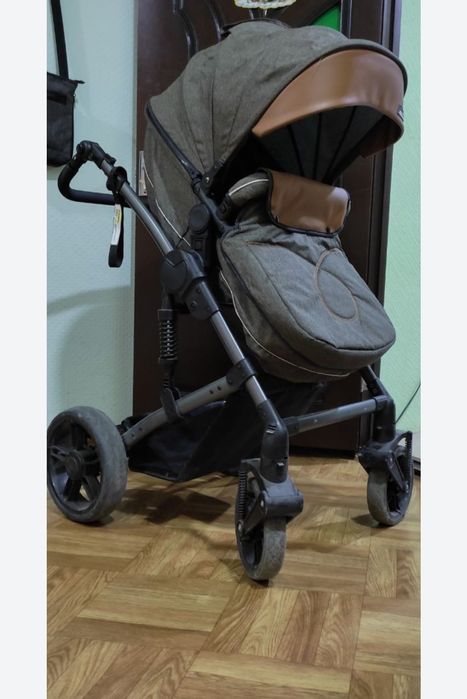 Коляска для детей фирмы skillmax