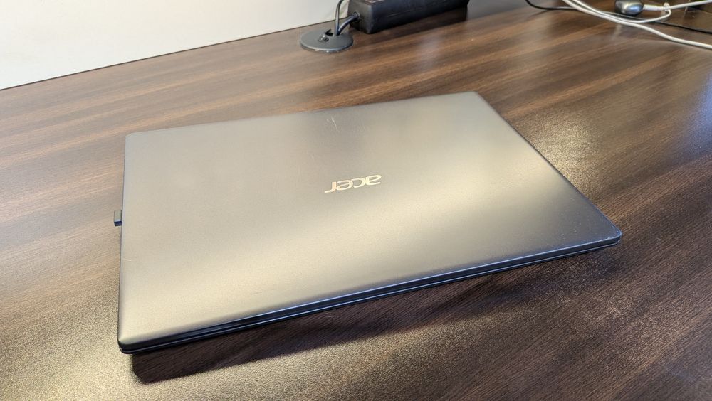Acer Aspire 15 inch OM Window