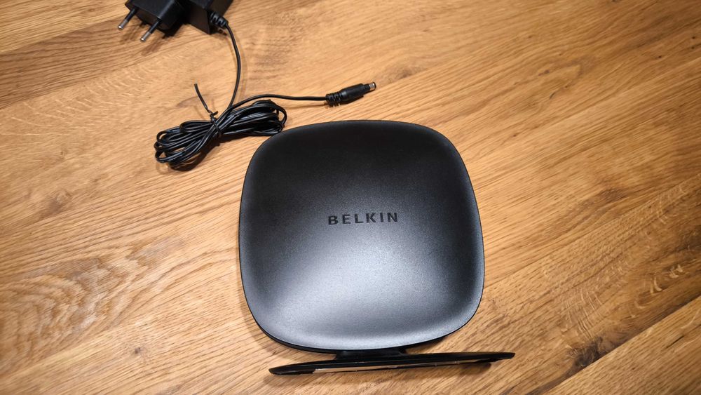 Рутер Belkin F91001v1 + подарък