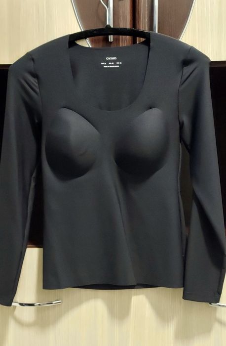 Top cu mânecă lungă Oysho cu cupe,M
