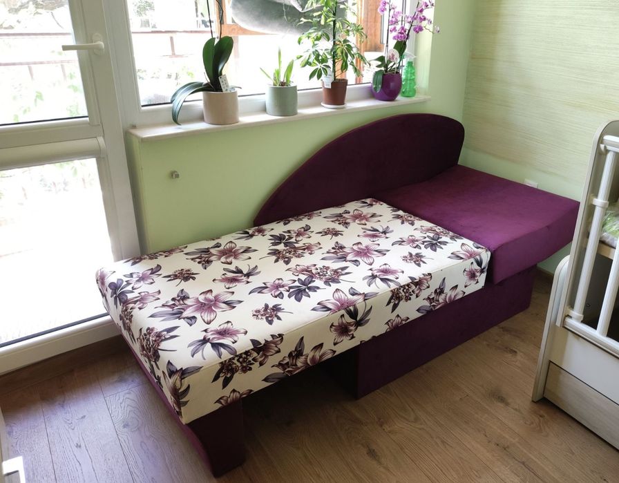 Разтегателен диван с ракла и функция сън