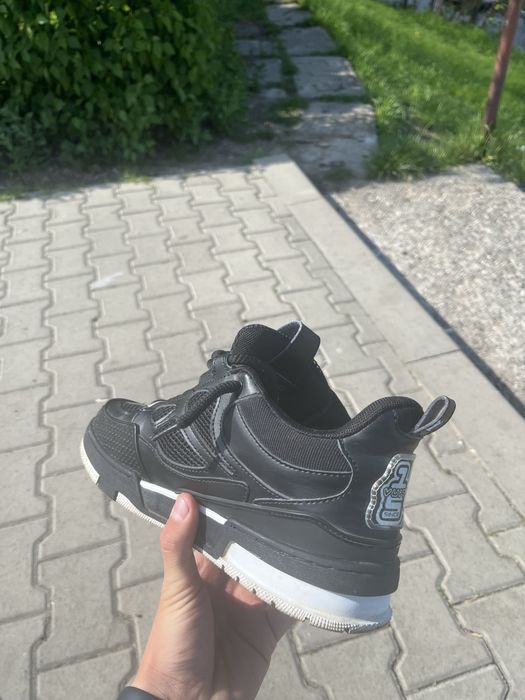 Vand Lv skate putini purtate