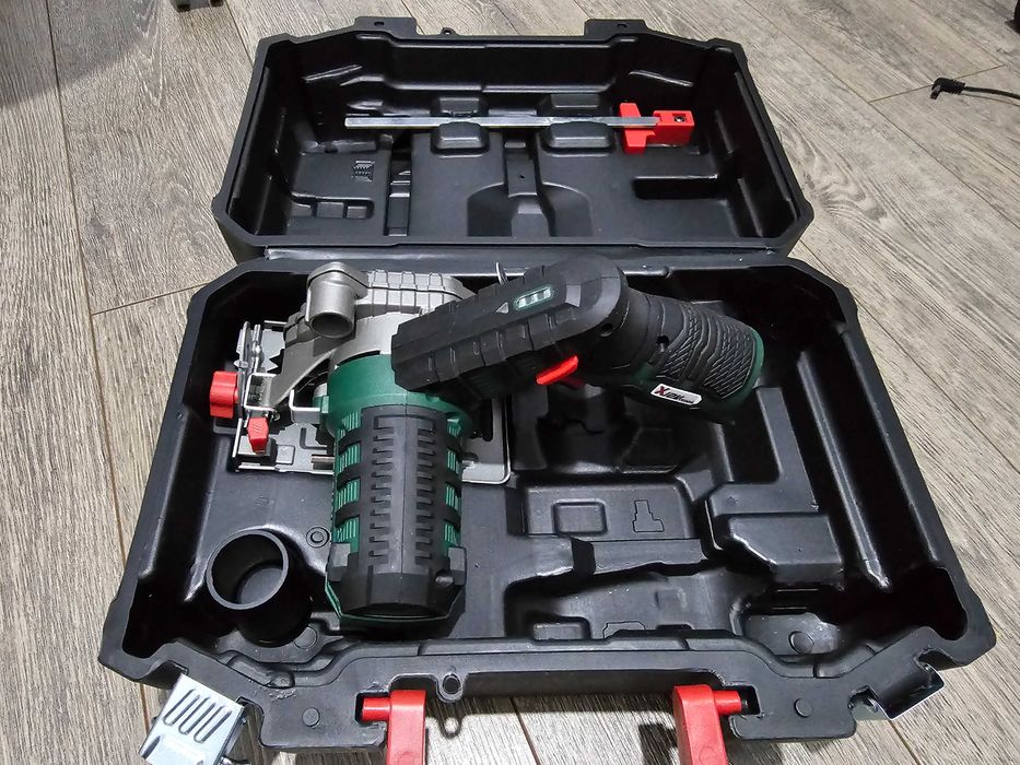 Fierastrau circular 12V Parkside verde cu garantie lama si accesorii