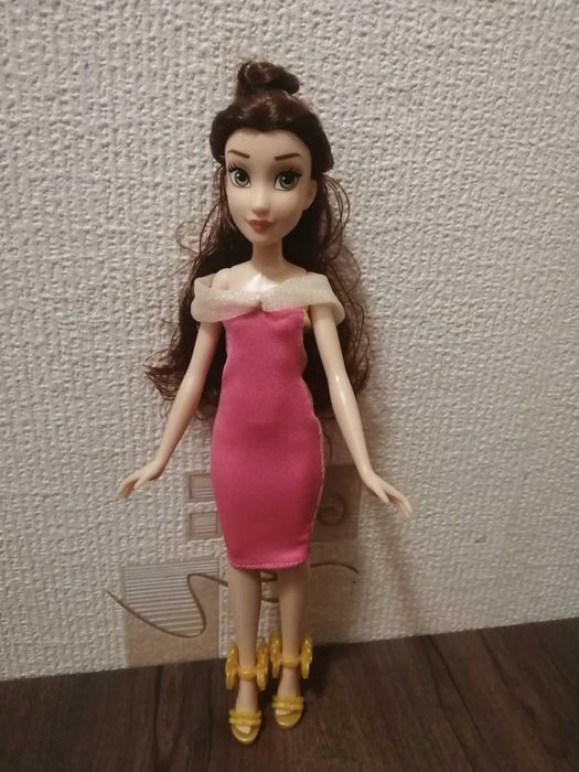 Нови кукли принцеса Бел от Красавицата и звяра.