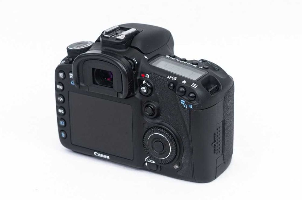 Canon EOS 7D Mark I - Body - 21.000 de cadre - Aparat foto DSLR