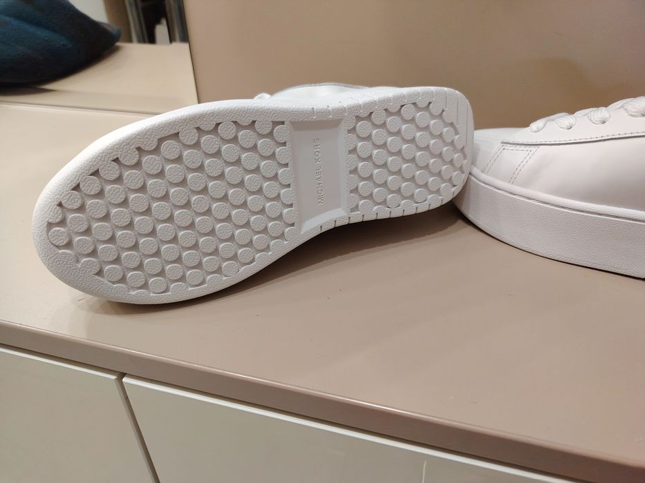 Кецове и чехли чисто нови