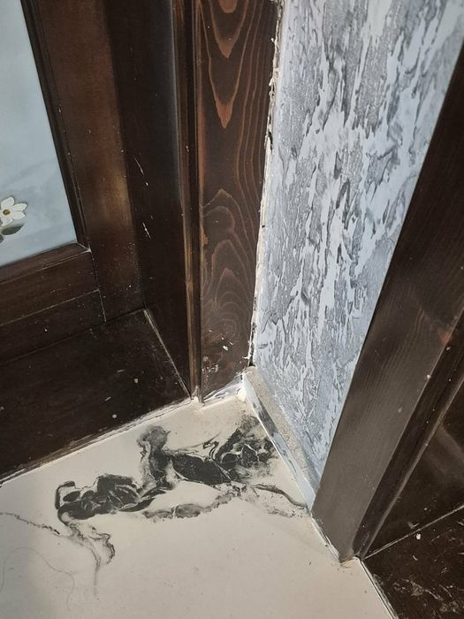 Uși decorative din lemn de tei.