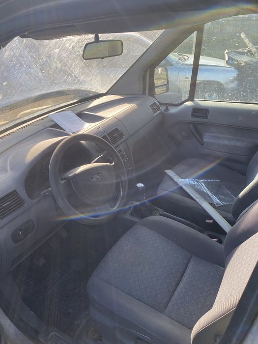 Dezmembrez ford transit conect