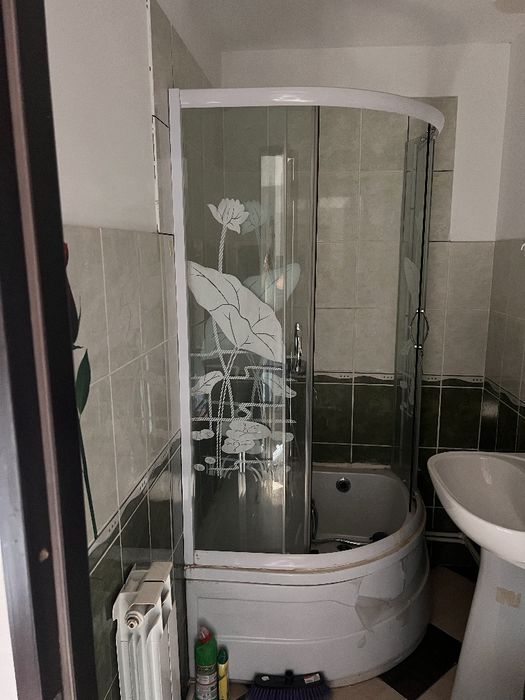Apartament 2camere la  s2 etaj 2