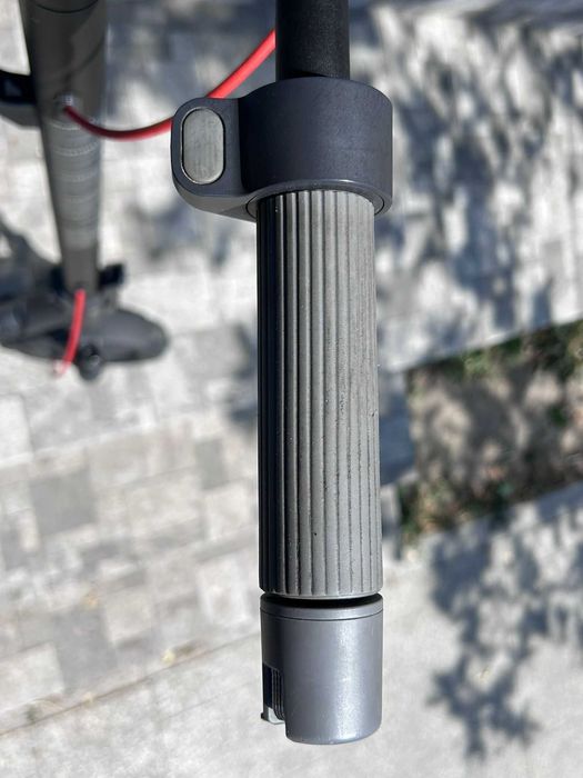Trotinetă Electrică Xiaomi Scooter 5, 350 W, 10 Inch, Până la 25 km/h