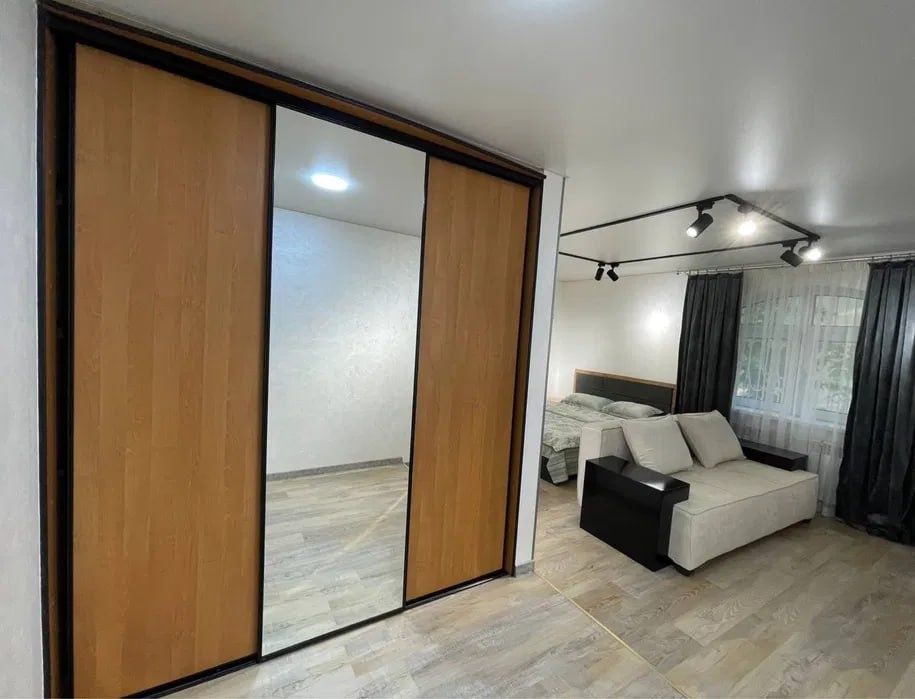 Срочно Продаётся Осиё 1/2/4 евро ремонт  ебелью техникой локации топ !