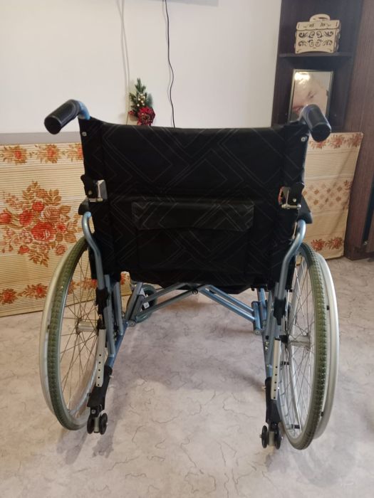 Коляска инвалидная,складная