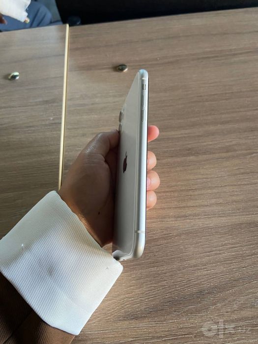 iPhone 11 64 gb sotiladi