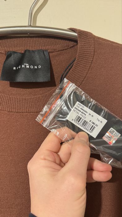 John Richmond - дизайнерски пуловер