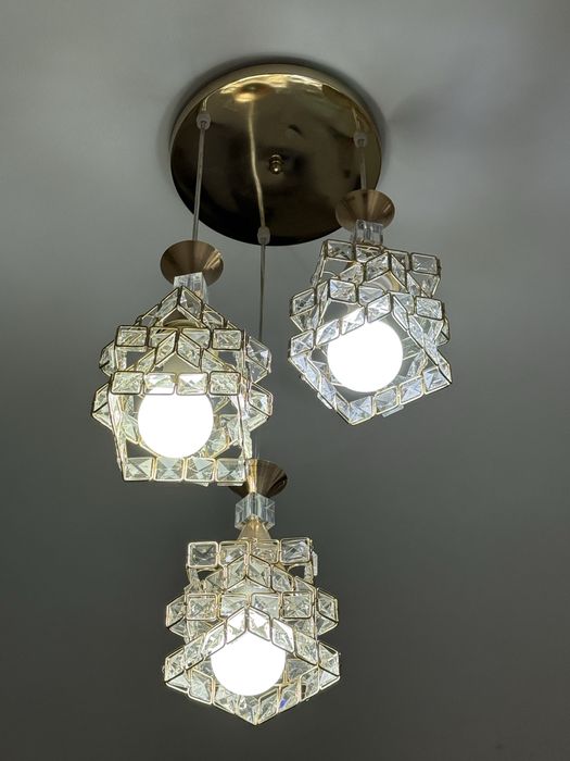 Продам подвесные люстры