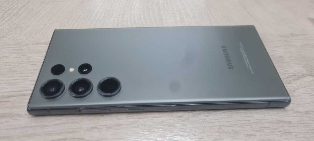 Samsung Galaxy S23 Ultra 12/512 Vietnam — Идеальное состояние