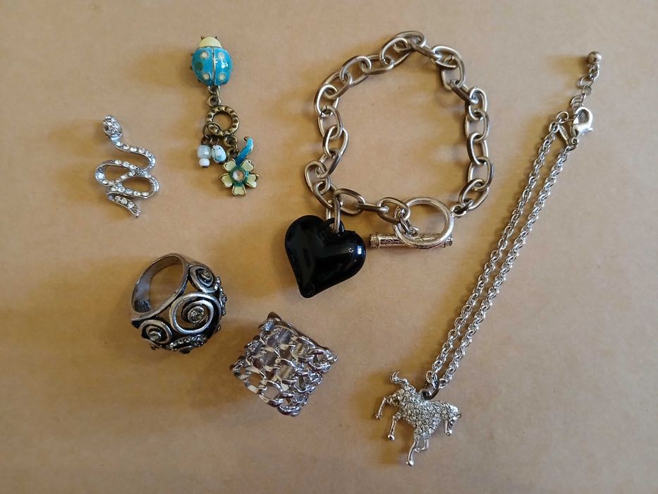 Бижута - обеци и висулки