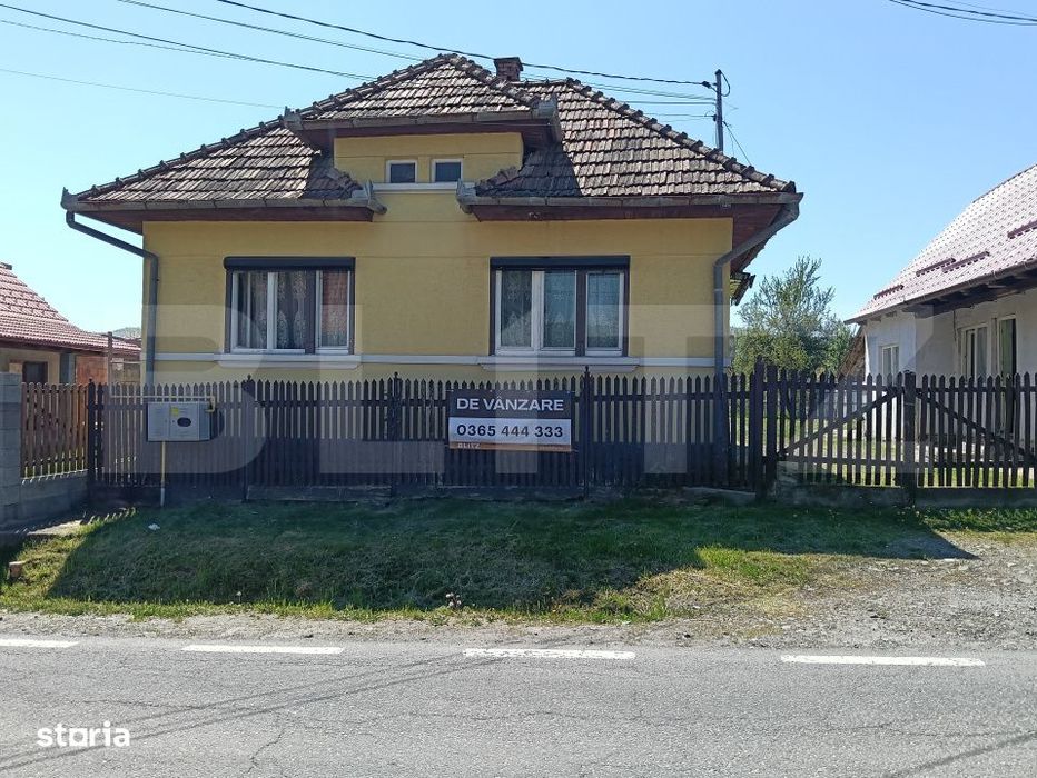 Doua case, 130 mp, curte generoasa, zona Sovata