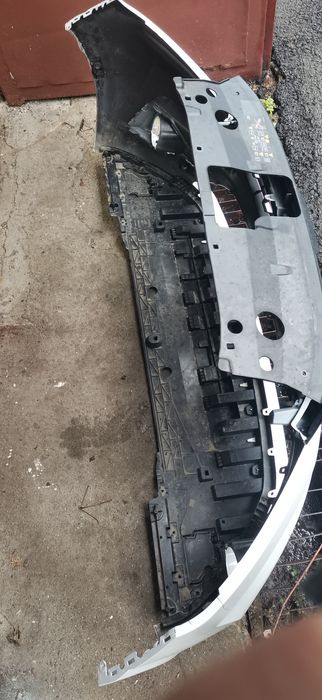 Bara fata - grila - scut Logan 3