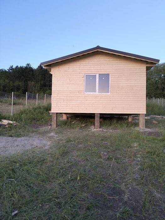 Atenție! vând urgent,Case de locuit permanent și căsuțe de vacanță la vânzare , diferite modele și dimensiuni