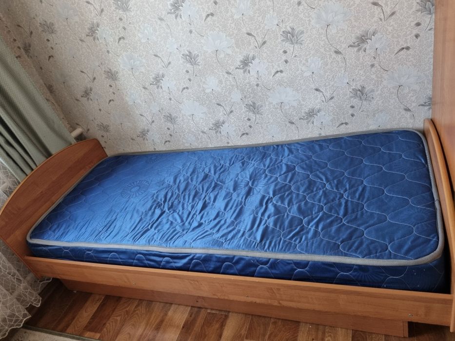 Кровати с матрасом