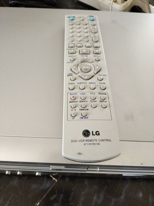 Combo dvd și VCR model LG vc8804