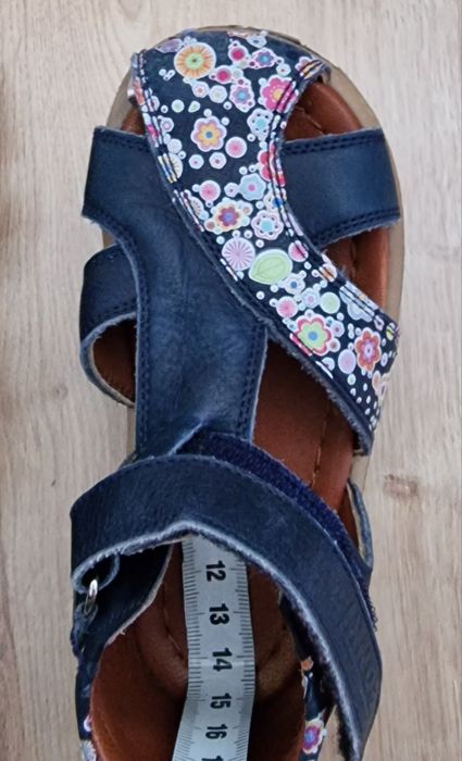 Маратонки джапанки пантофи сандали