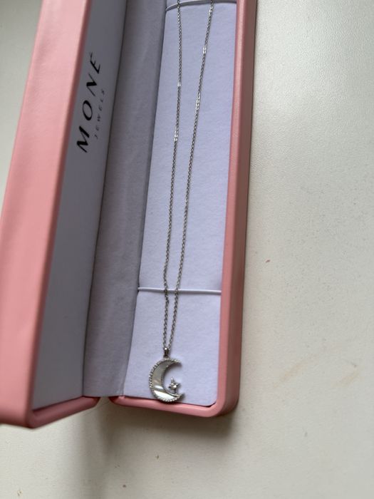 Подвеска в форме луны