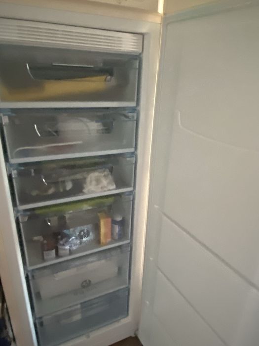 Продам морозильную камеру