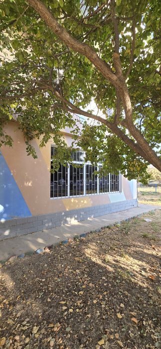 Кибрай марказида 2эт 8хона.