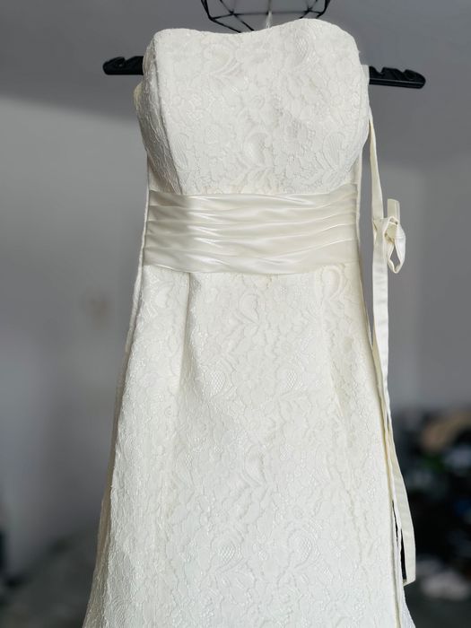 Rochie de Mireasă – Dantelă Fină& Corset Ajustabil – Stare Impecabilă