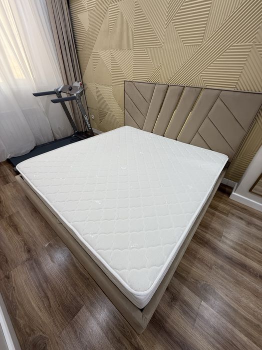 Продается Кровать с ортопедической матрасом