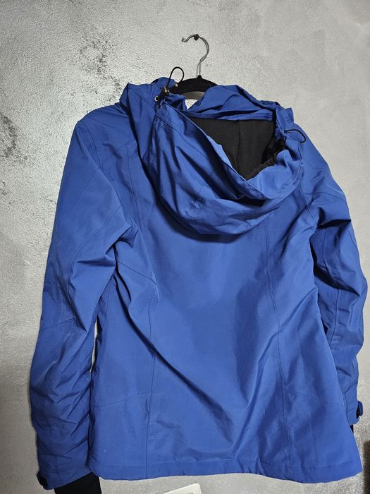 Vand geaca de iarna.  S