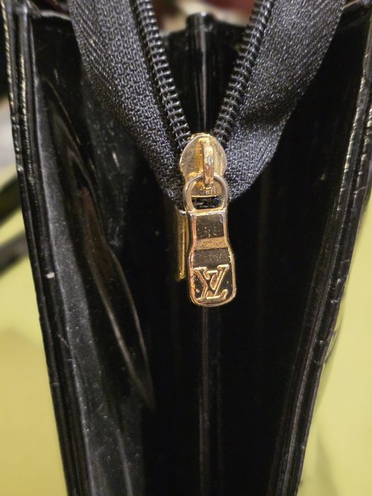 Естествен лак луксозна чанта Луи Вютон. Голям обем.