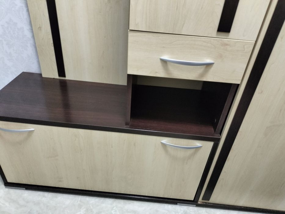 Продаю мебель -прихожую