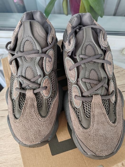 Adidași Yeezy 500