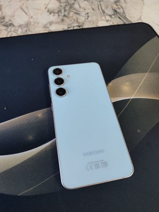 Galaxy S24 FE голубой