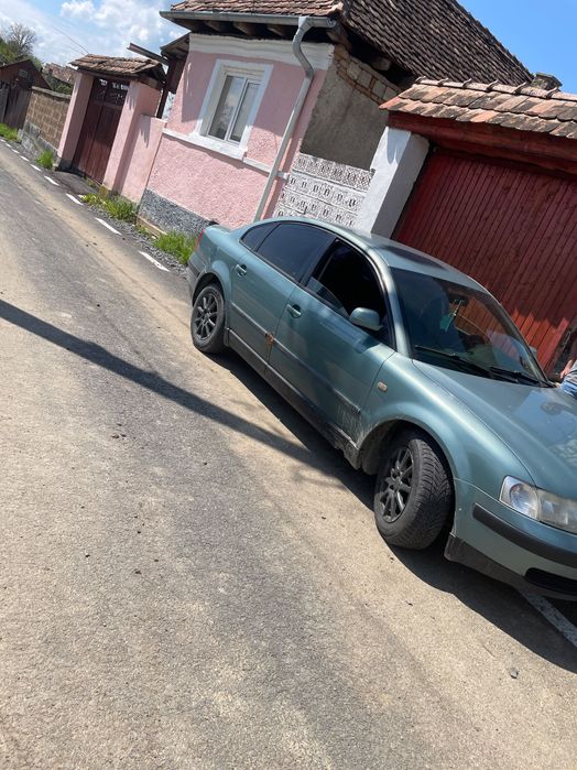 Vând sau schimb cu atv ! Pasat 1.8 benzină