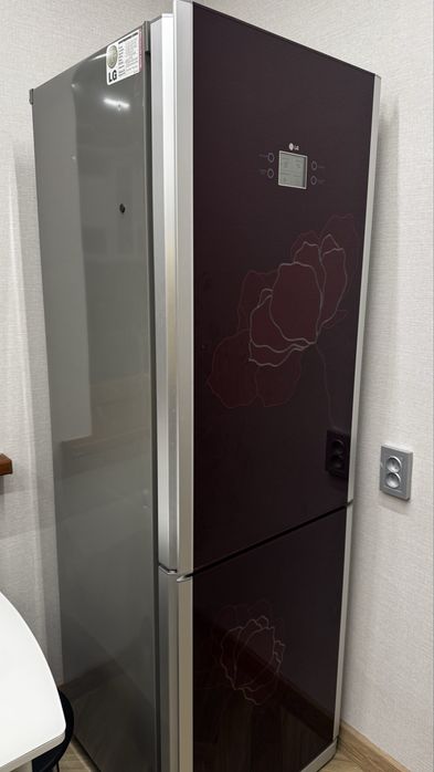 Продам холодильник LG