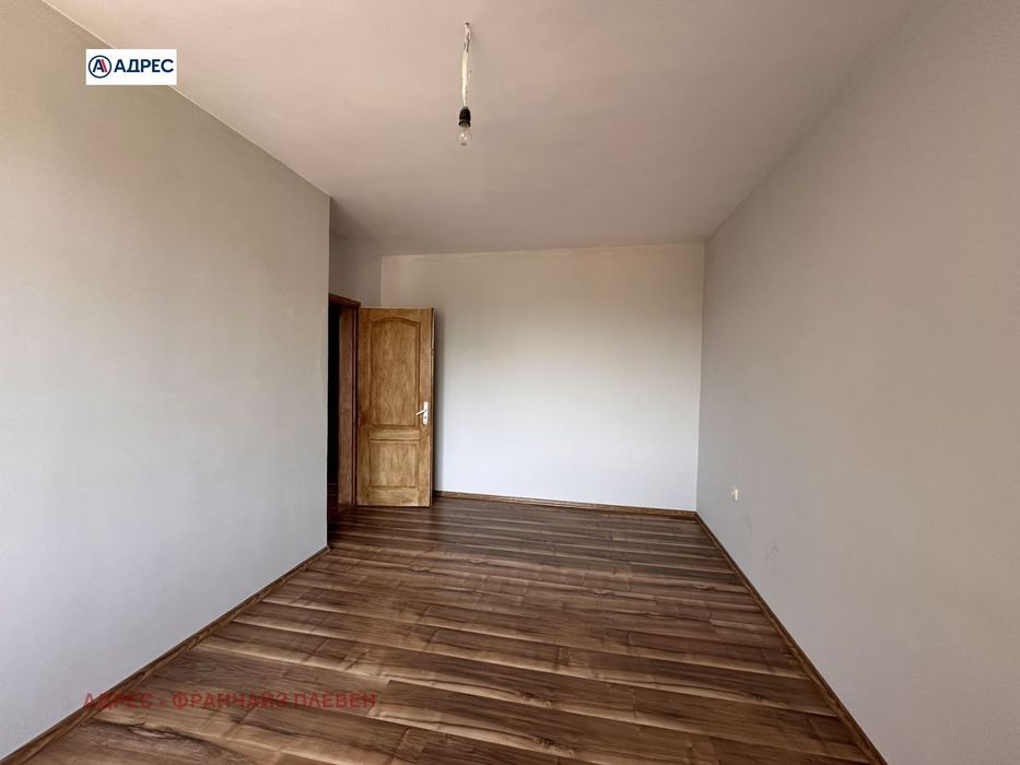 Продава се Тристаен апартамент в Плевен, Широк център - 82 кв.м за 1732 €/кв.м - Снимка #5