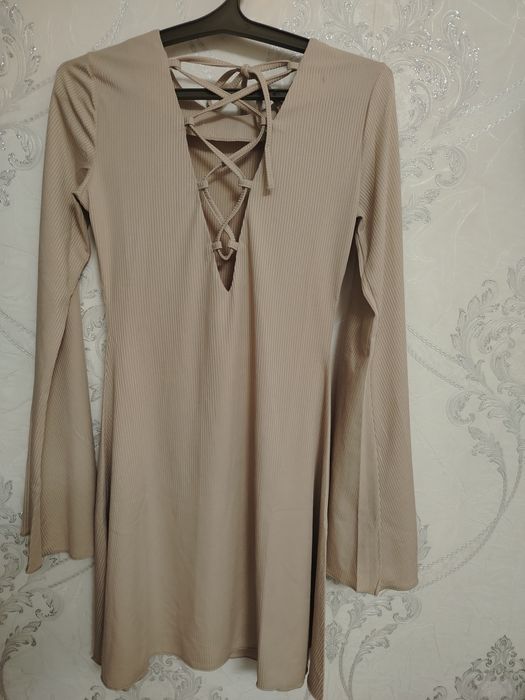 Женская одежда платья