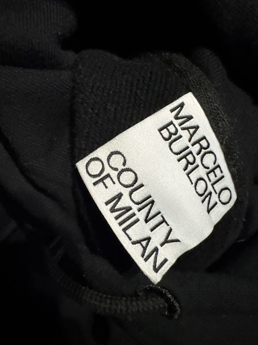 hanorac marcelo burlon marime M negru-albastru